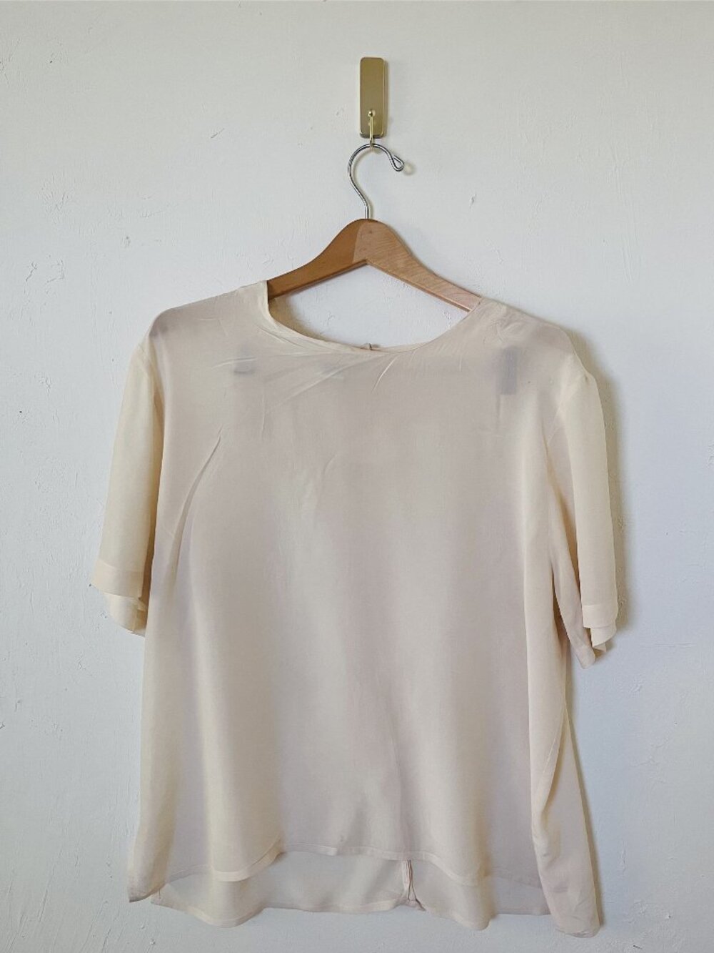 August Max Woman's Timeless Classic Minimalist Cream Silk Blouse 1X